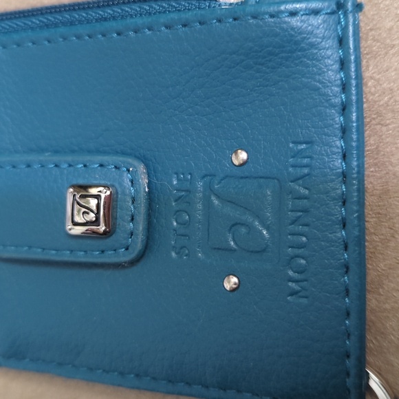 Stone Mountain 2 small zipper wallets/card holders & keychain! Leather Euc - Picture 5 of 8
